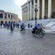 Appassionati di fede, sport e cultura sono partiti da piazza Bra per un pellegrinaggio in bici.