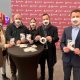Mascherine trasparenti gratis per persone con disabilità uditiva presso il centro commerciale Adigeo.