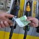 Contro il caro benzine e diesel calano un po’ i prezzi fino a fine aprile