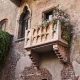 Giulietta a Verona ha la meglio sulla pioggia.